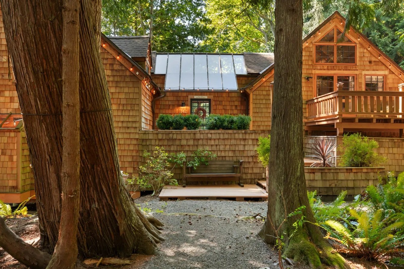 The Glass House by Architect Roger Larson - $625,000