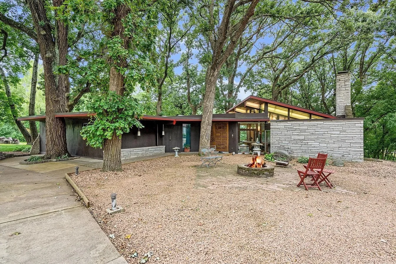 1.65 Acres in Albert Lea, MN - $314,900