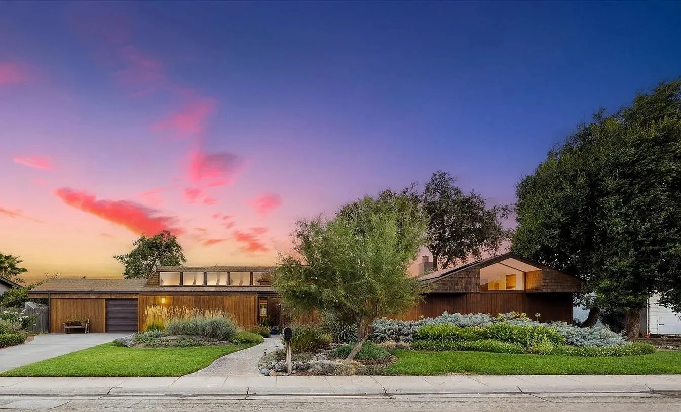 1970 Mid-Century Modern in Colusa, CA - $525,000