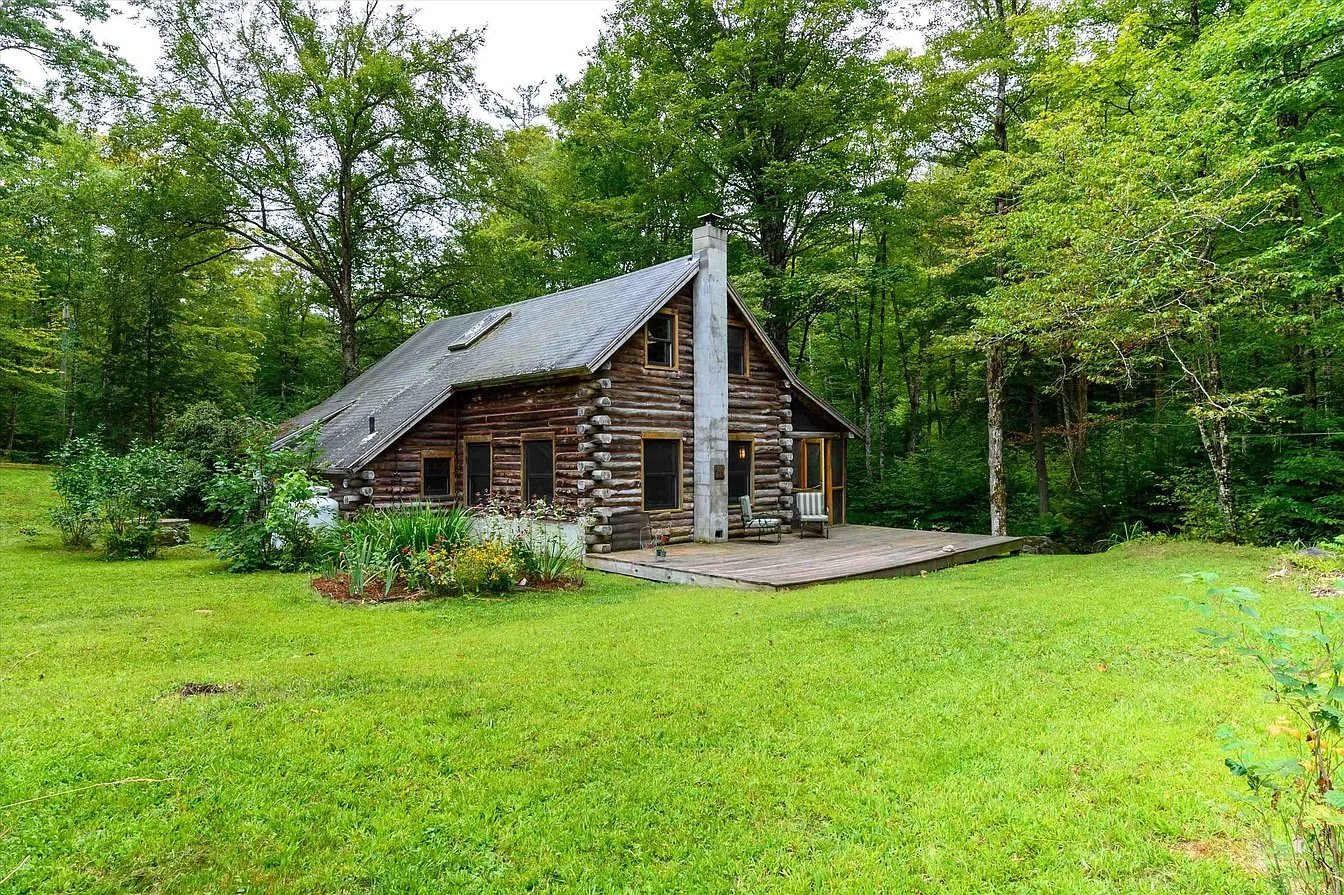 10 Acres in Brookline, VT - $299,000