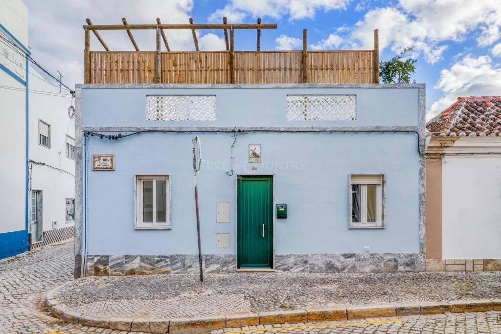 A Home with a Retractable Roof in Portugal - €670,000