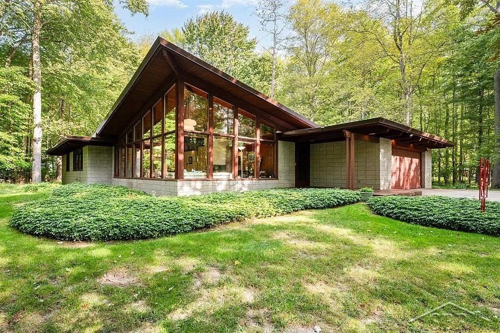 A Francis E. "Red" Warner Design in Midland, MI - $459,500