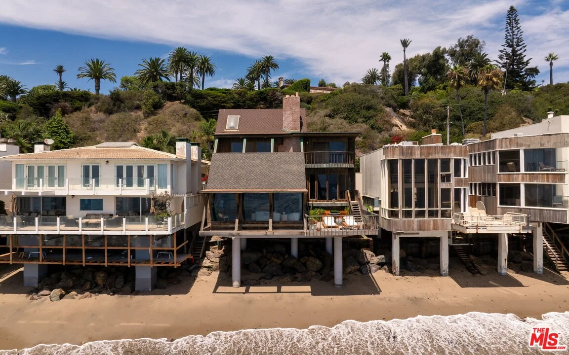A Harry Gesner Design in Malibu, CA - $10,450,000