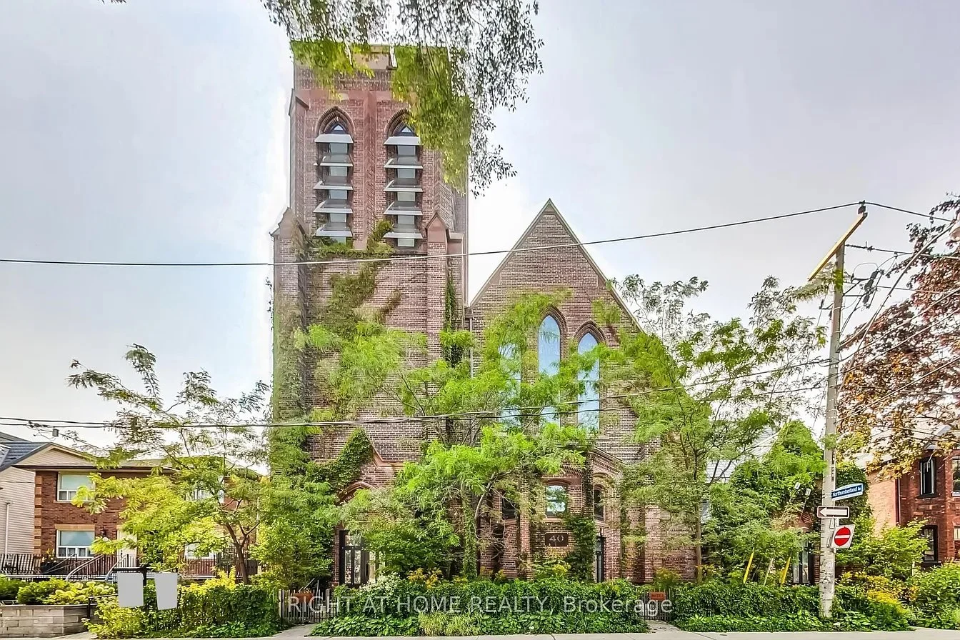 A Townhome in a 1914 Neo-Gothic Church - C$1,875,000