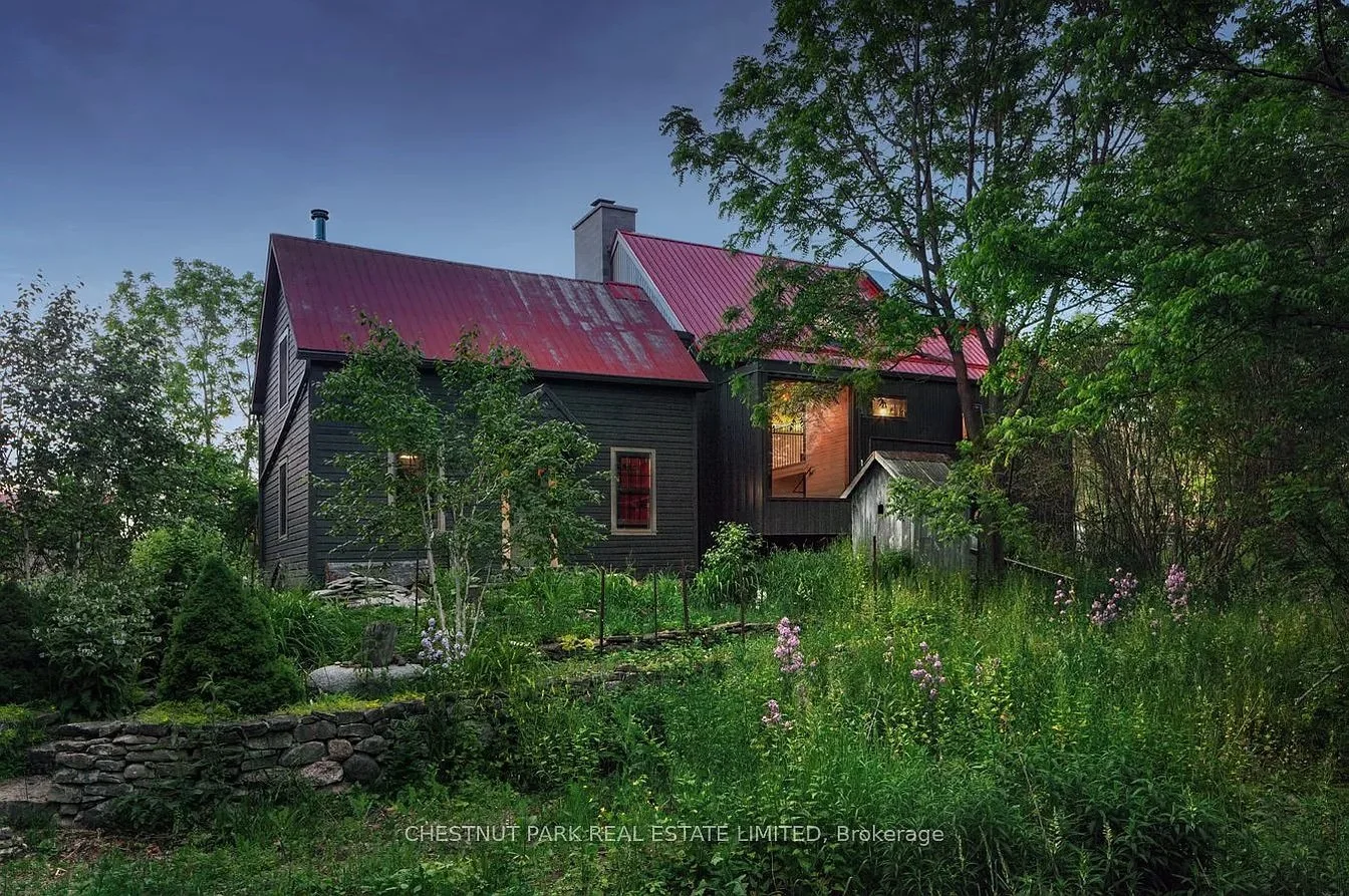 A Historic Property in Prince Edward County, ON - C$1,875,000