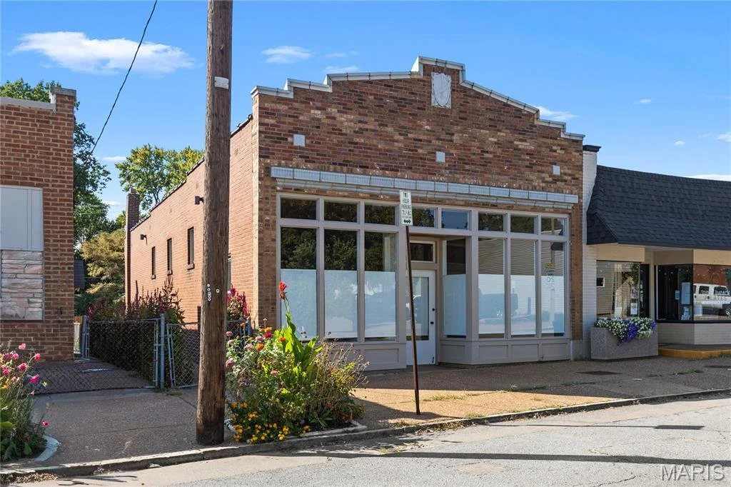 A 1925 A&amp;P Grocery Store in STL - $325,000