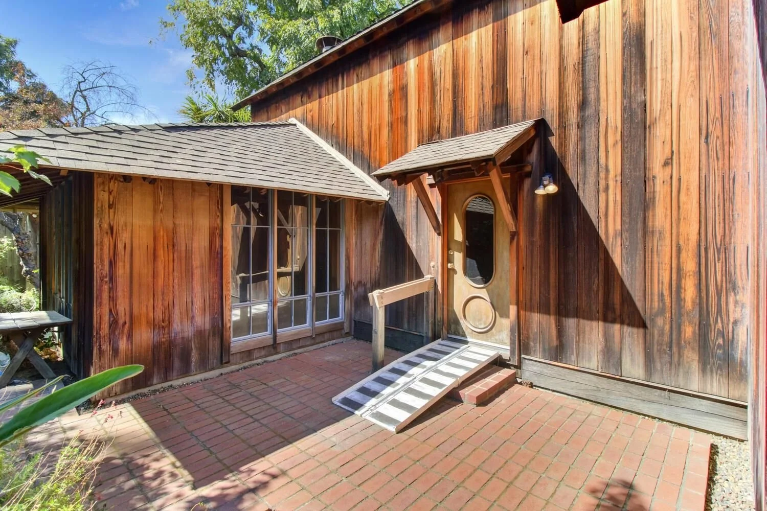 A Donald Batchelder Design in Sacramento - $595,000