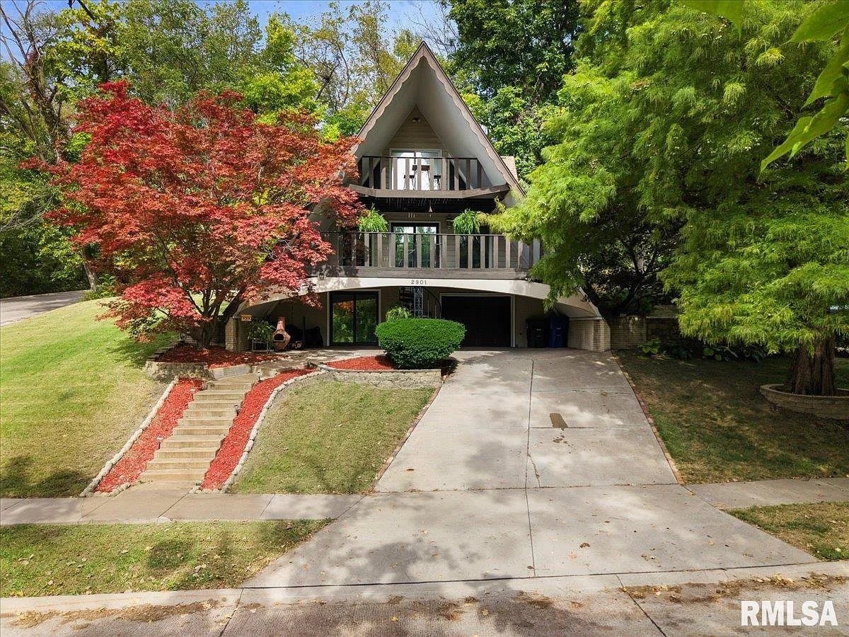 An A-Frame in Moline, IL - $199,000