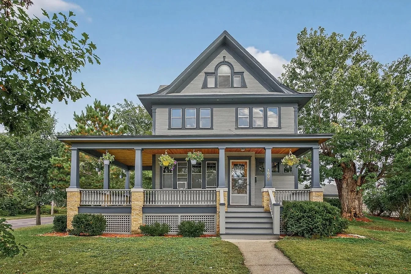 Period Craftsmanship in Saint Paul, MN - $639,900