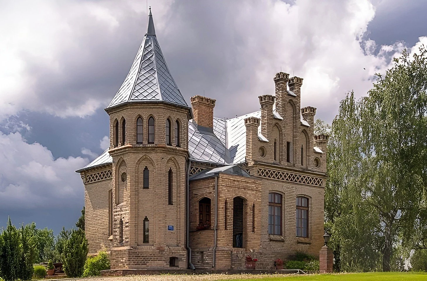 Amazing Architecture in Poland - PLN 2,000,000