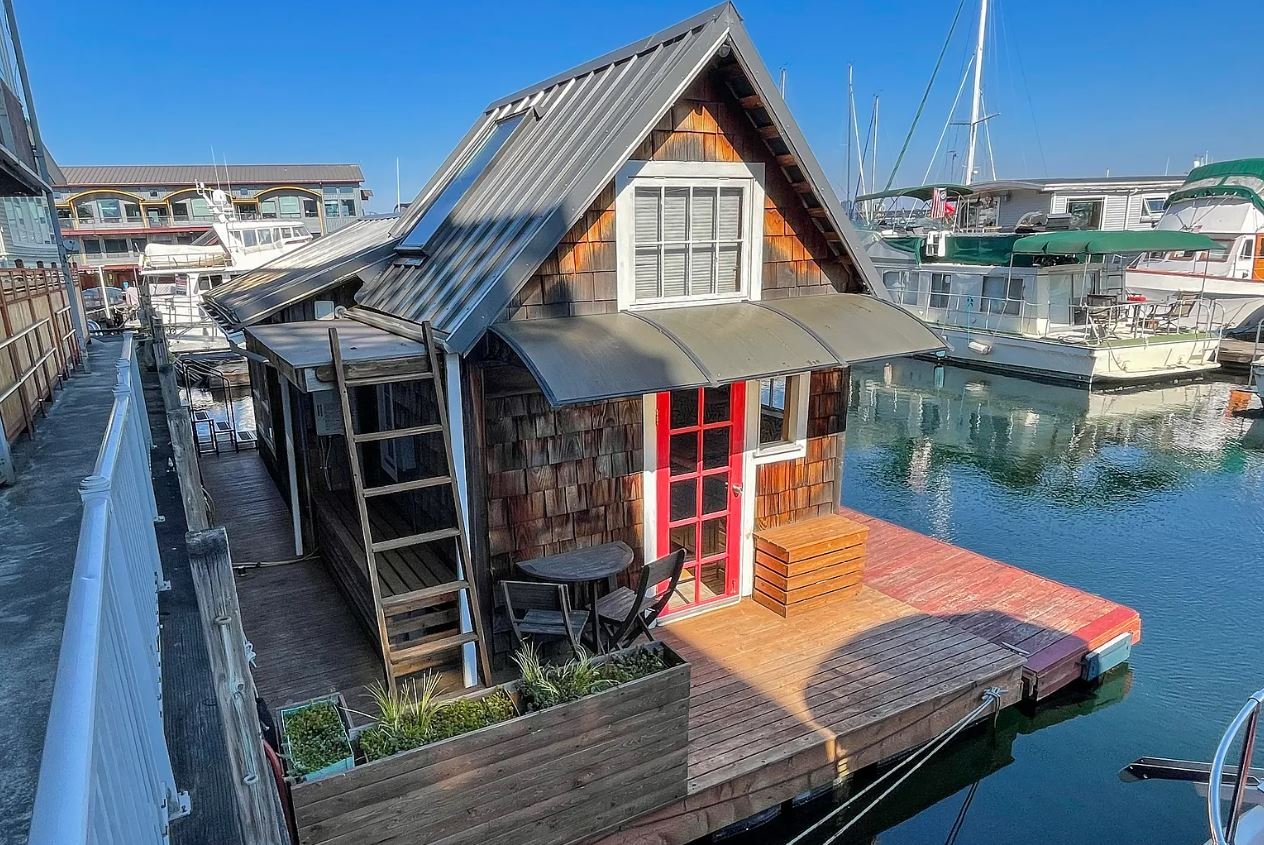 A Floating Home in Seattle - $299,000