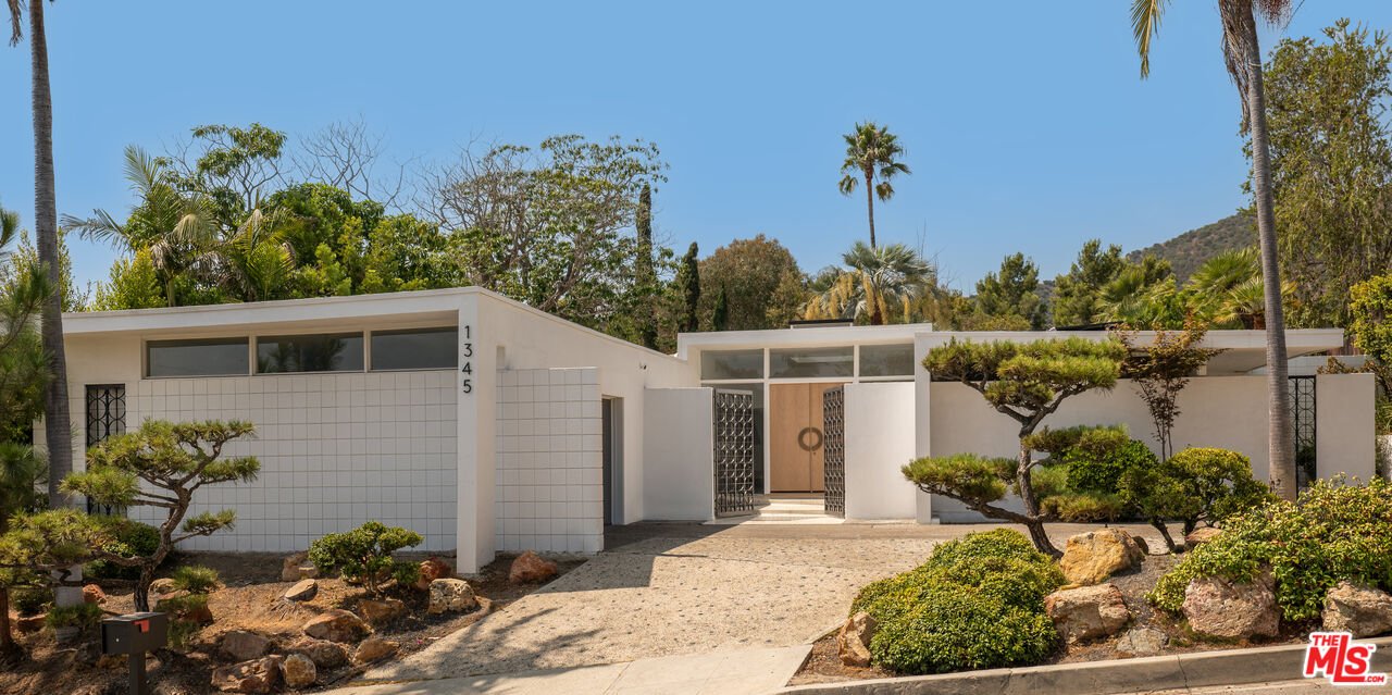Timeless Appeal in Los Angeles - $4,495,000