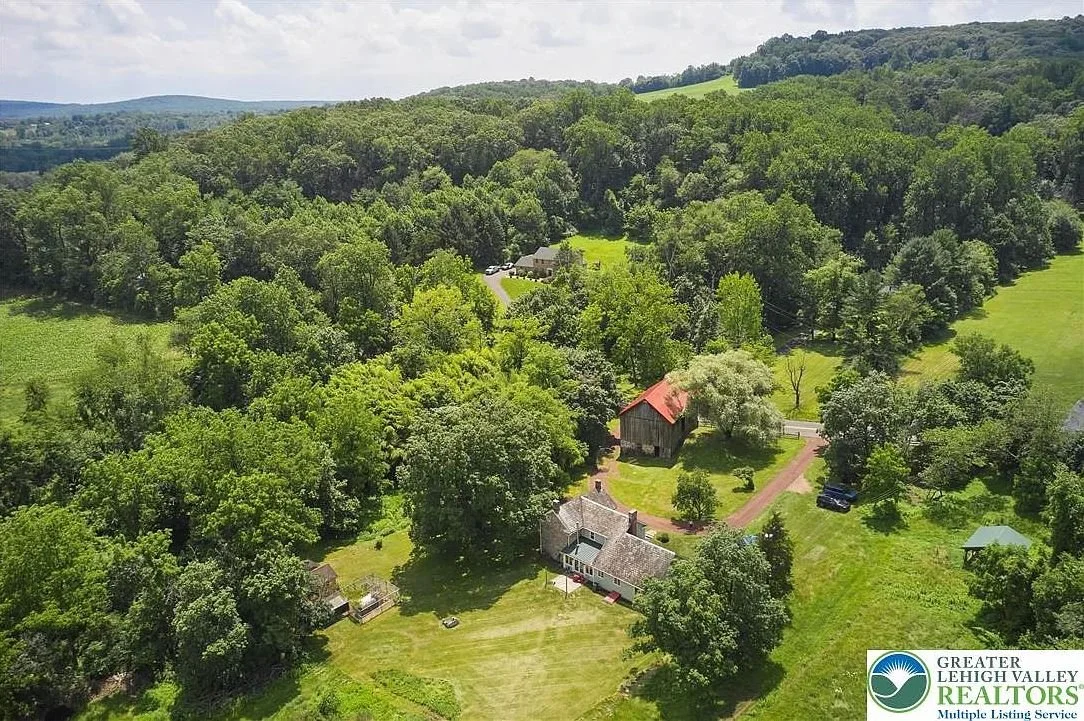 Gallows Hill Farm in Kintnersville, PA - $825,000