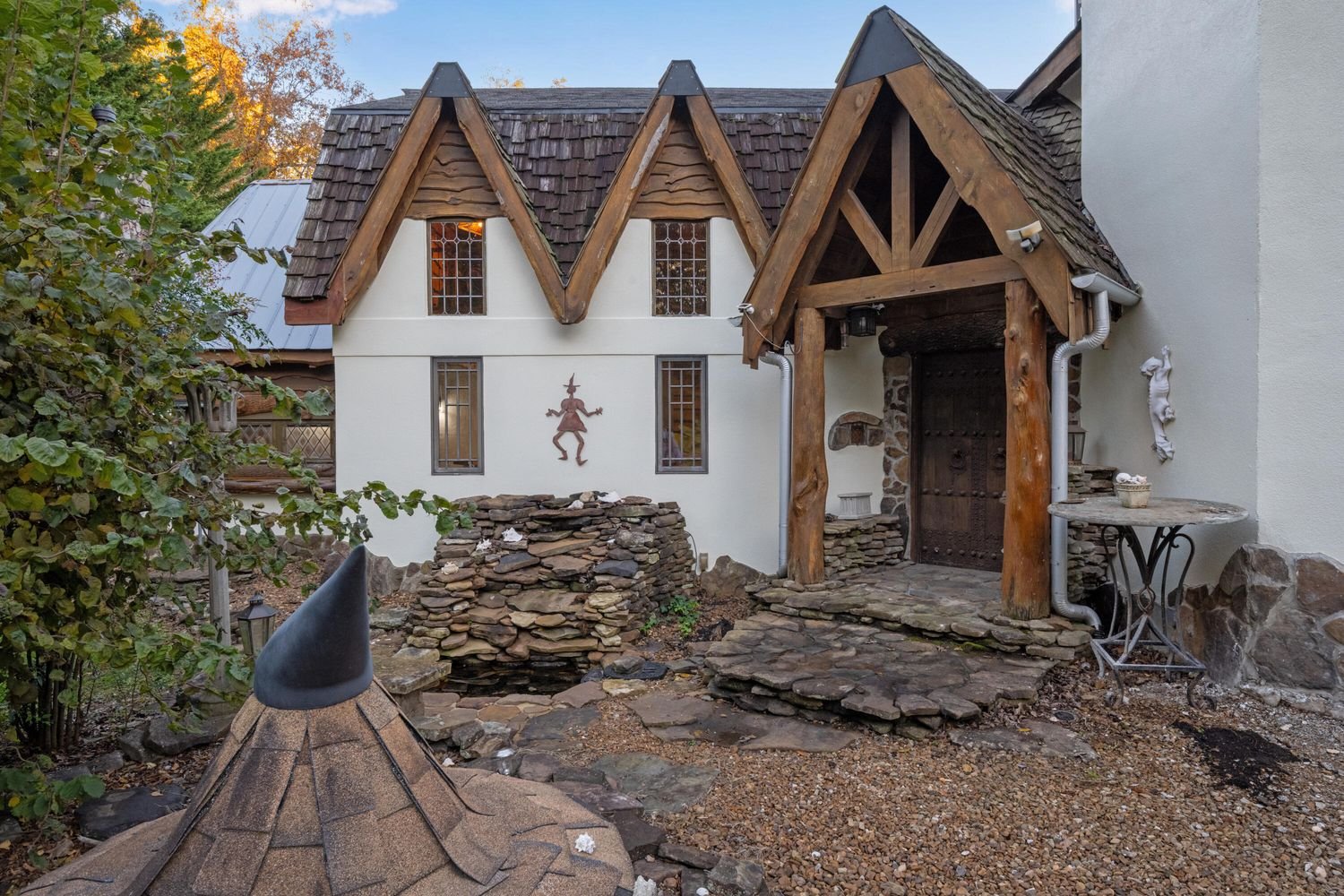 Unique Features in Signal Mountain, TN - $799,000