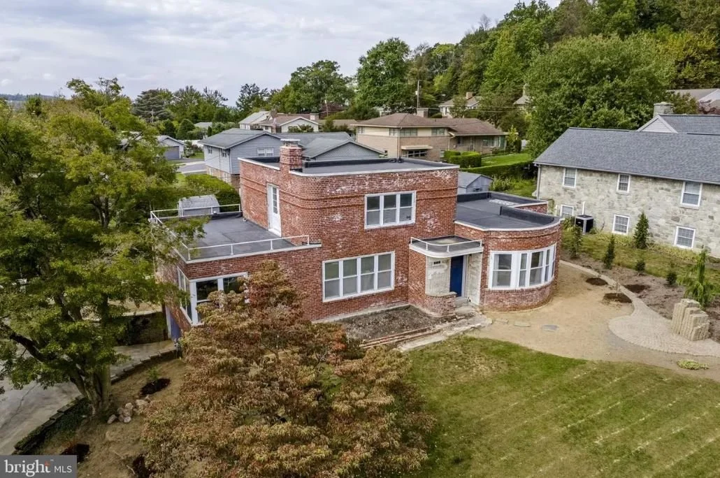 A 1930s Modernist Home in Shillington, PA