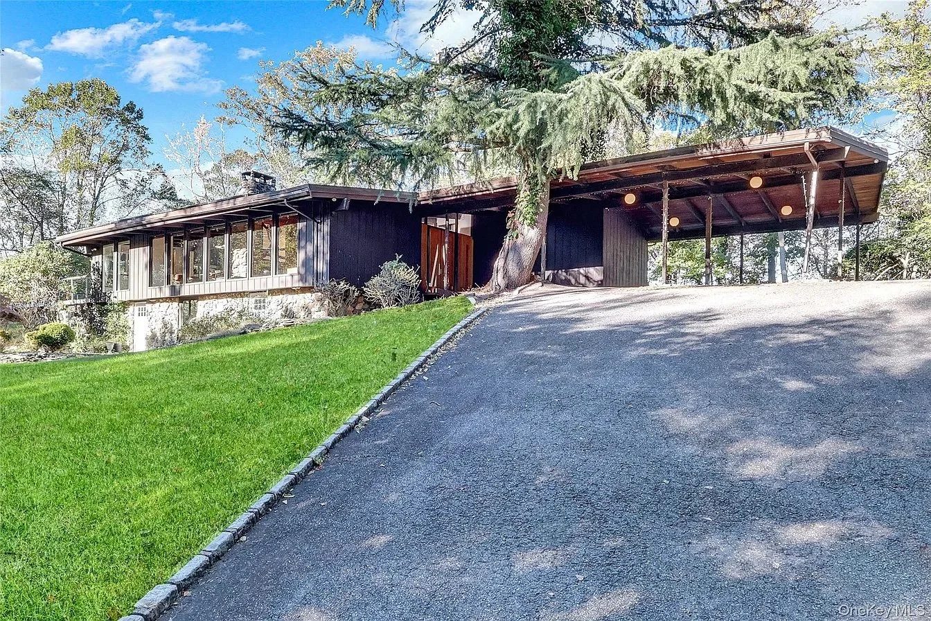 Nearly 2 Acres in Smithtown, NY - $1,375,000