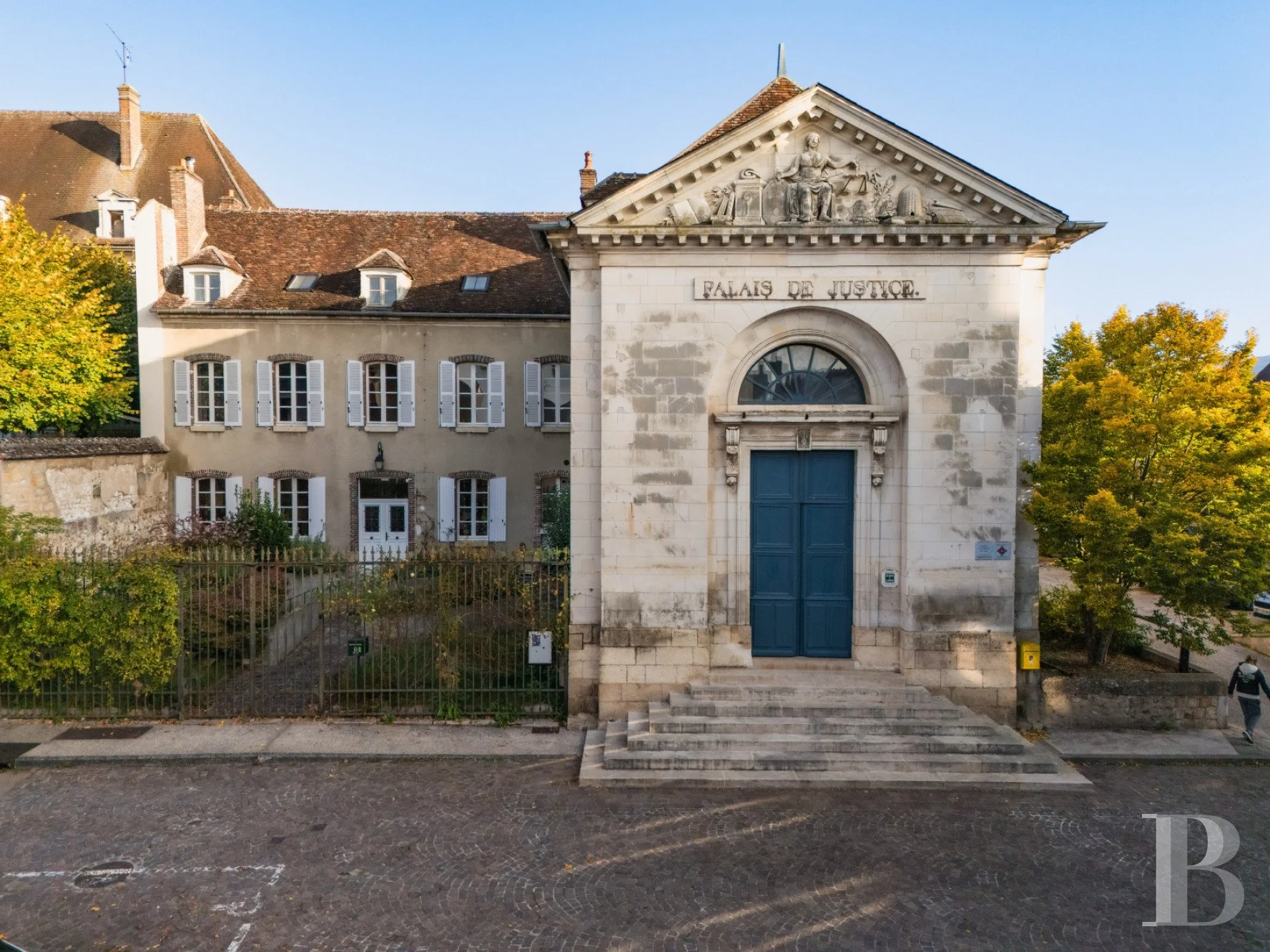 A Former Courthouse in Joigny, France - €585,000