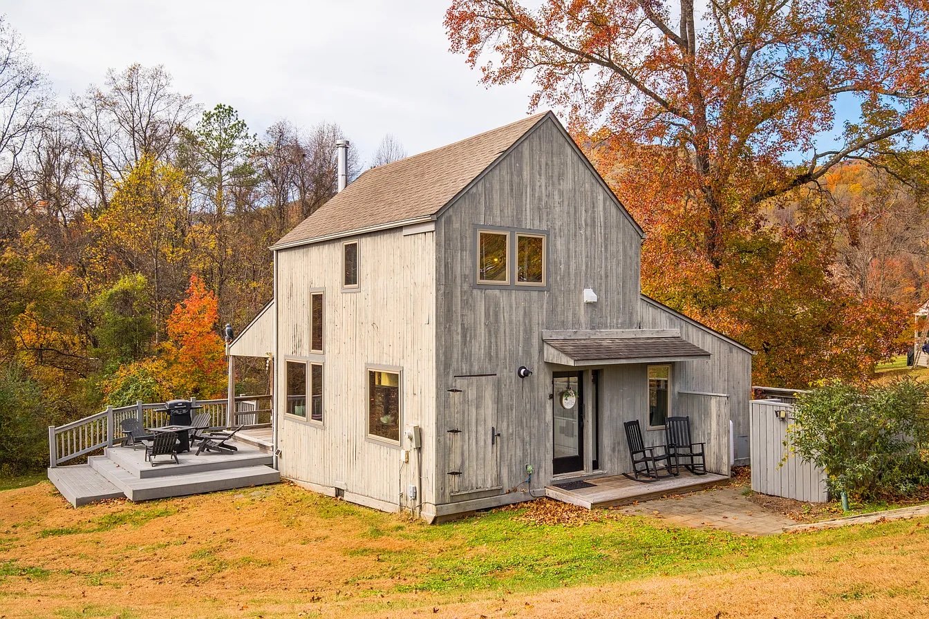 Pastoral Views in Nellysford, VA - $489,000