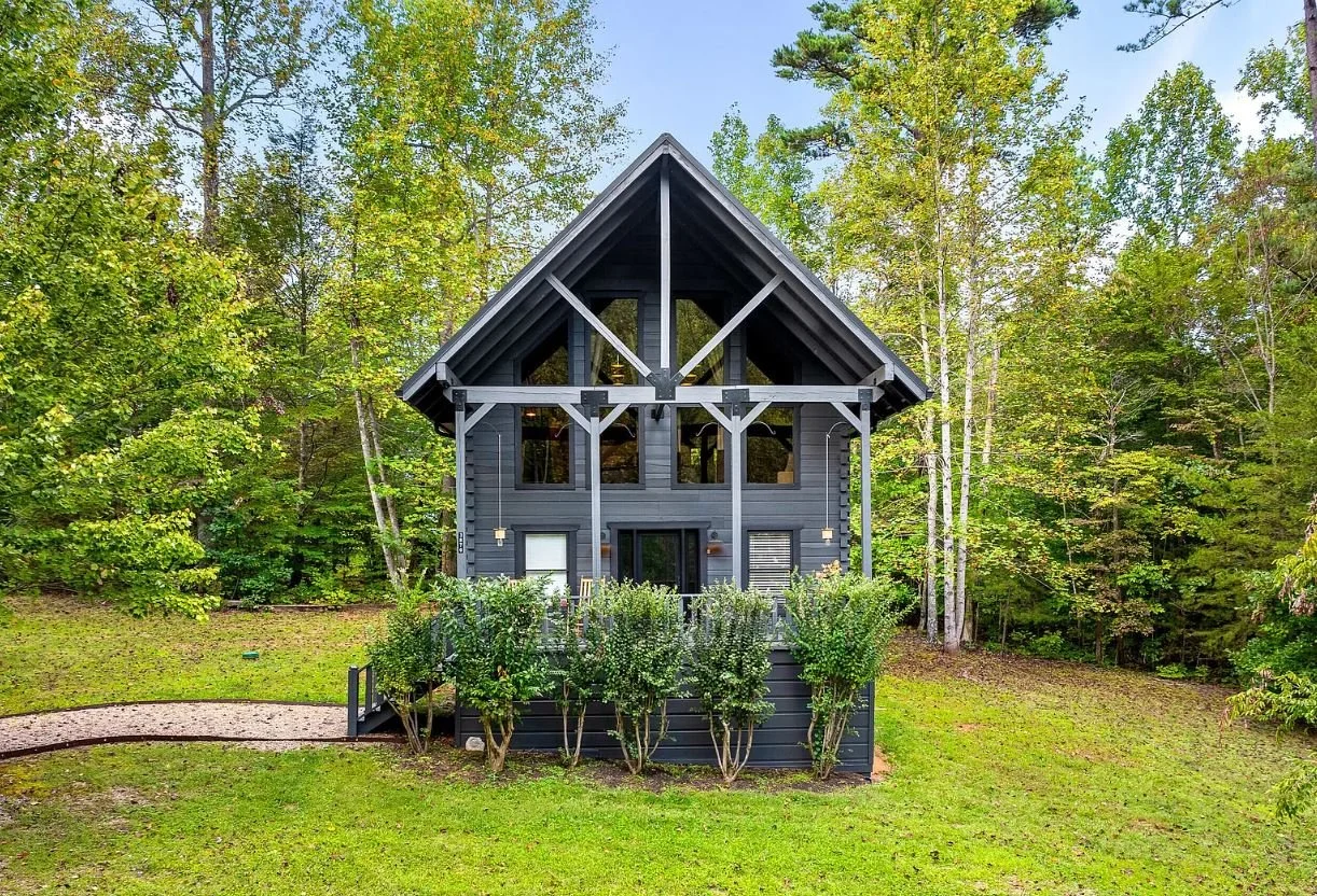 A Storybook Mountain Cottage in Sevierville, TN - $633,000