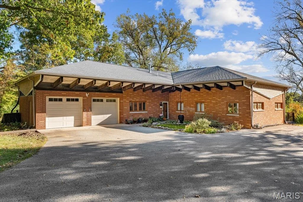 A 1961 Mid-Century on 5 Acres - $349,900