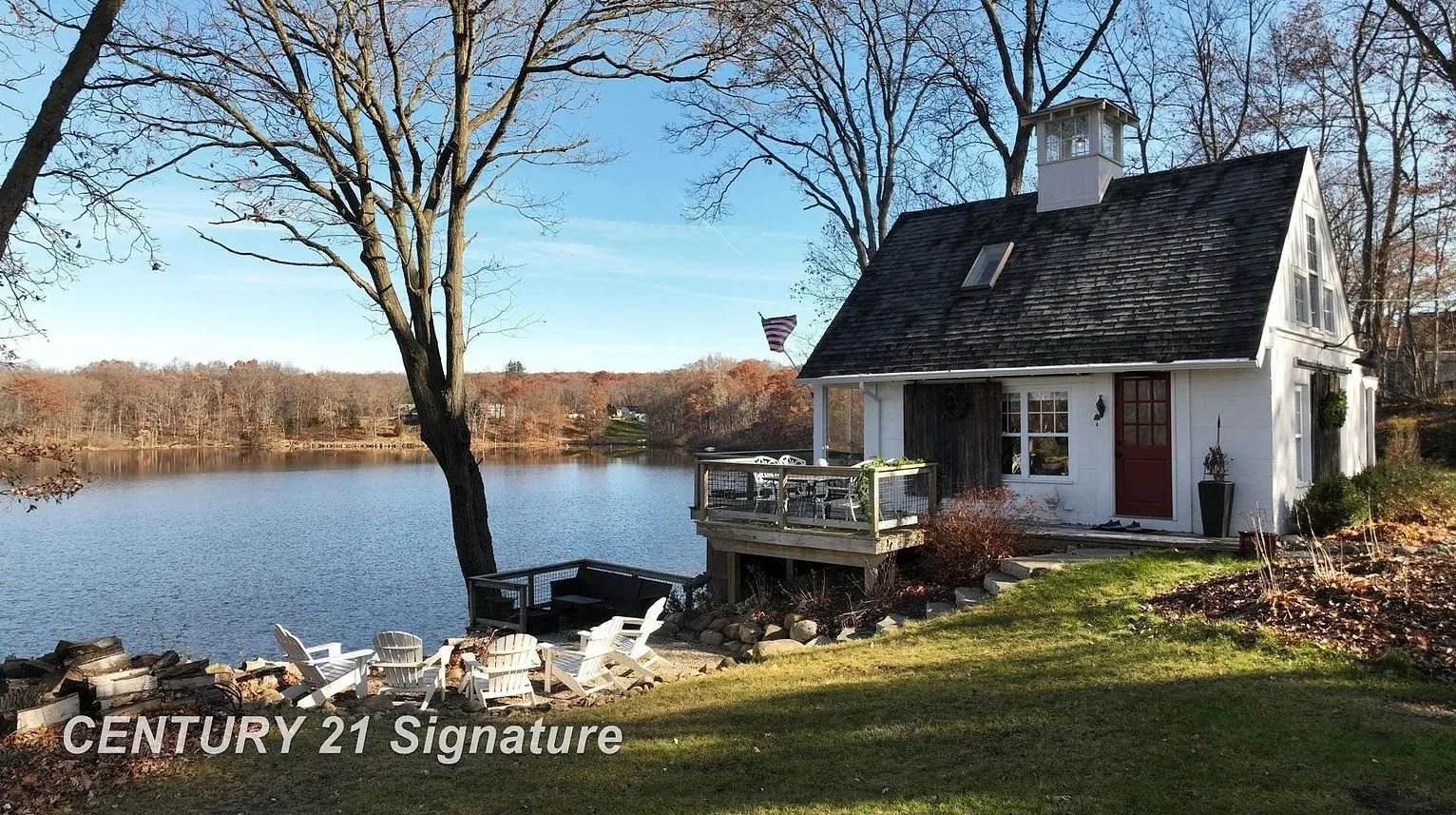A Lakeside Cottag in Holly, MI - $399,900