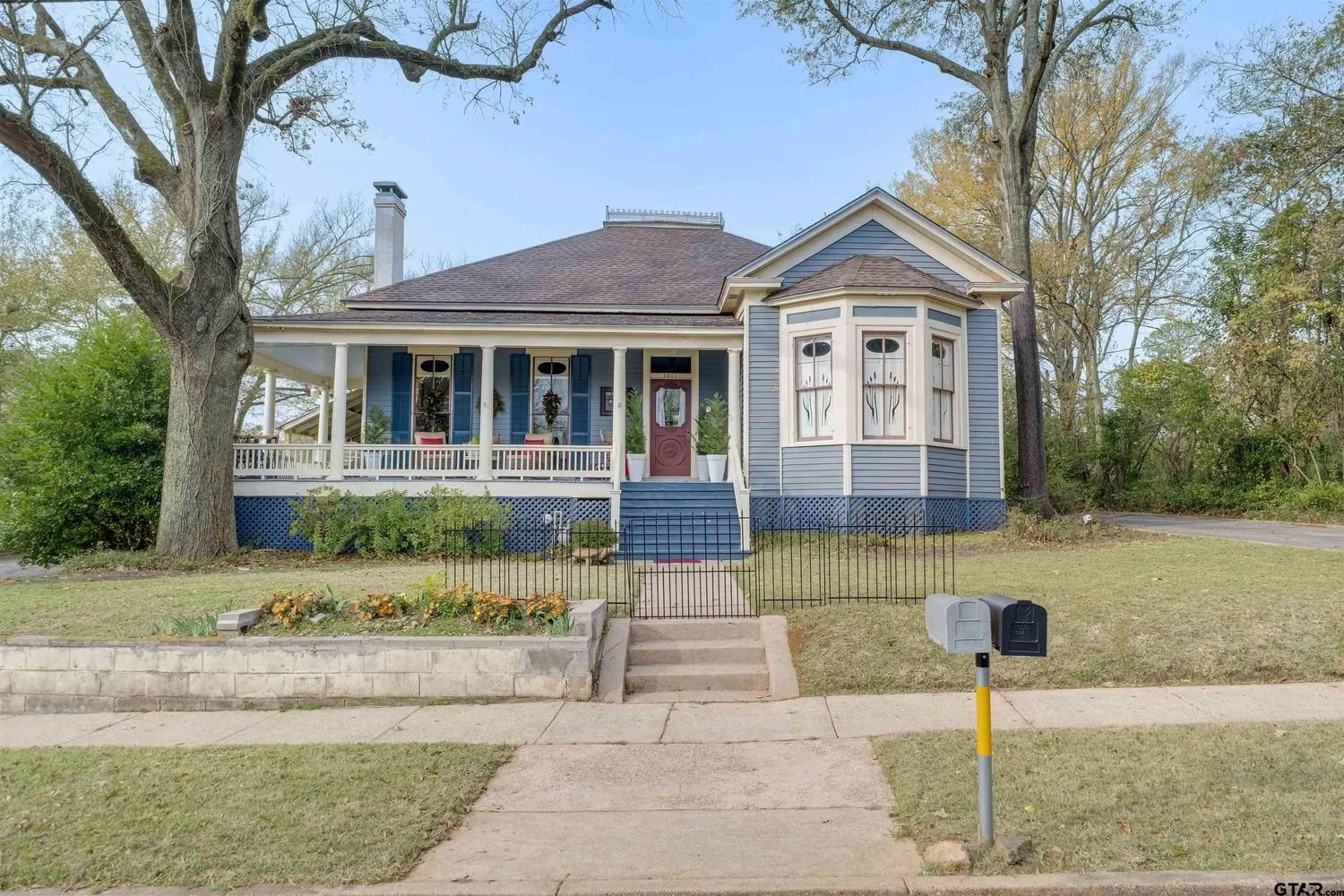 An 1897 Victorian in Palestine, TX - $289,000