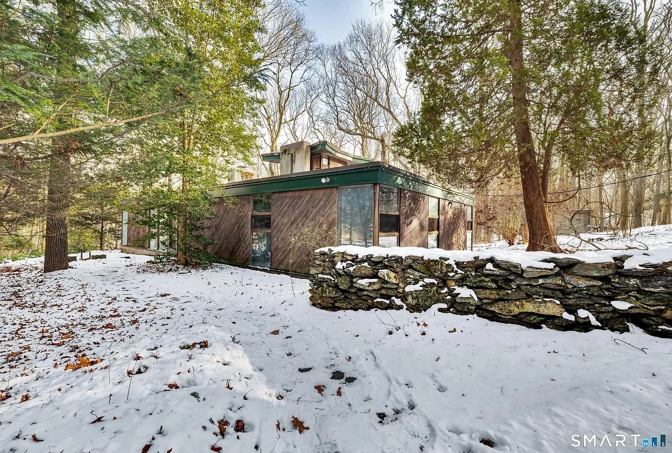 Mid-Century Modern on Over 3 Acres - $550,000