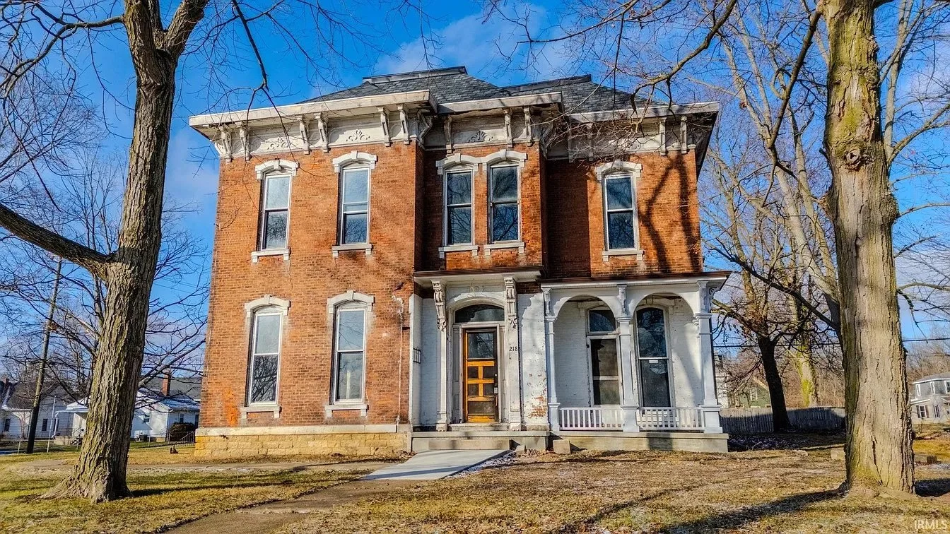 An 1885 Victorian in Wabash, IN - $185,000