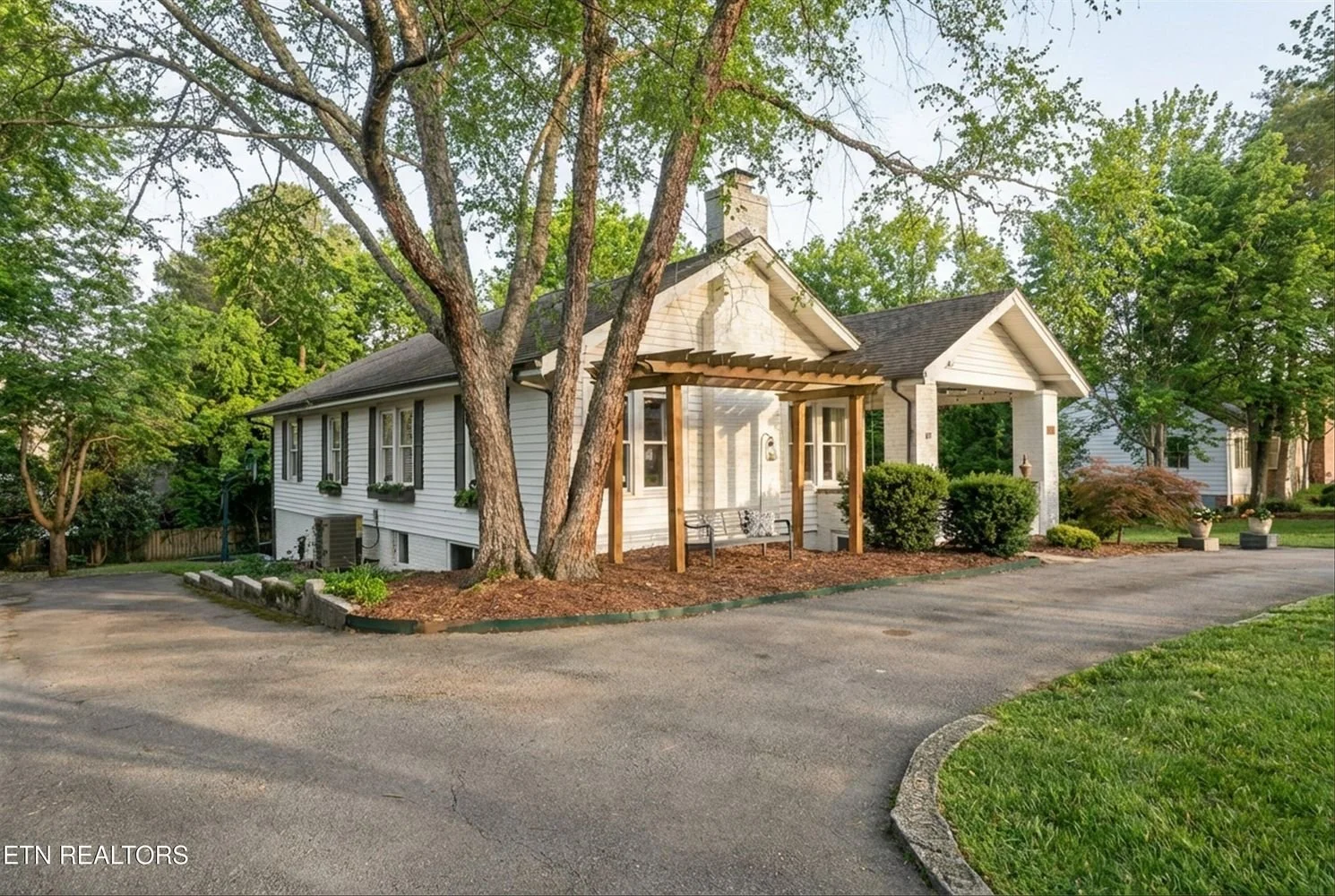 A Charming Home in Knoxville, TN - $800,000