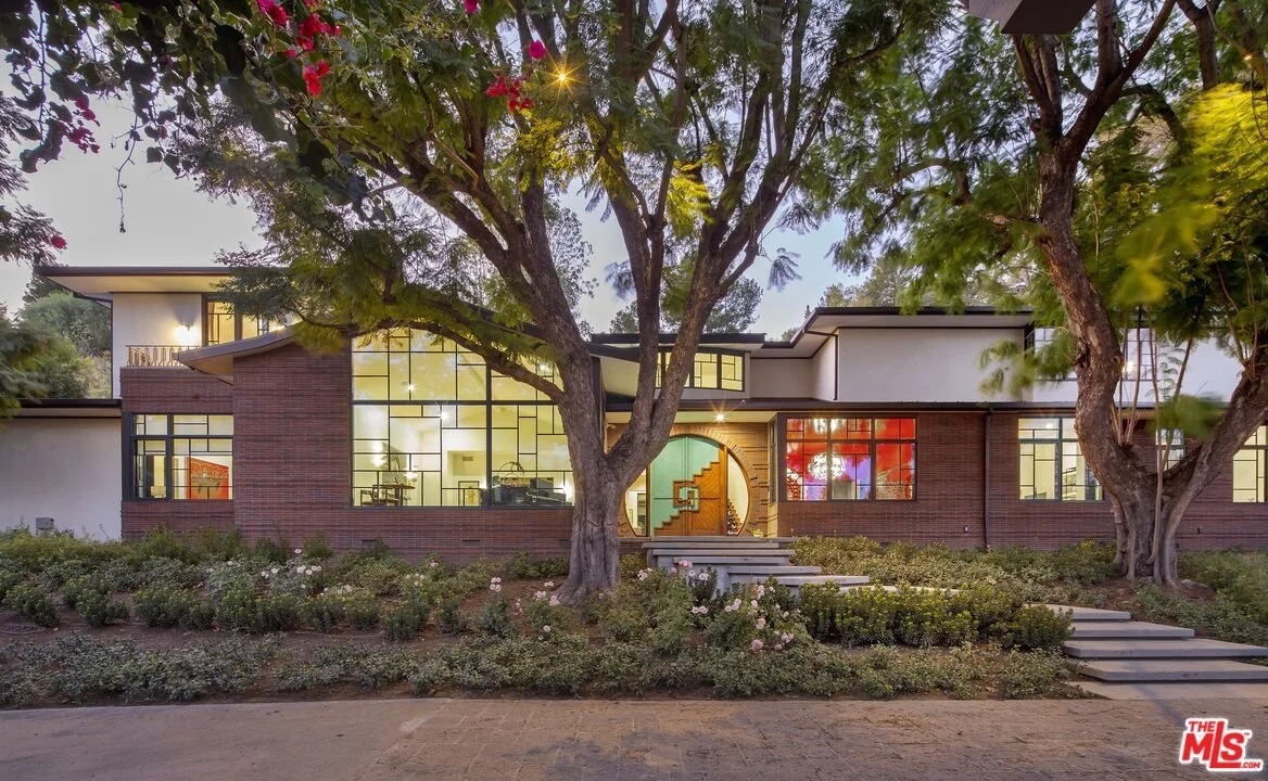 2.6 Acres in Encino, CA - $15,995,000