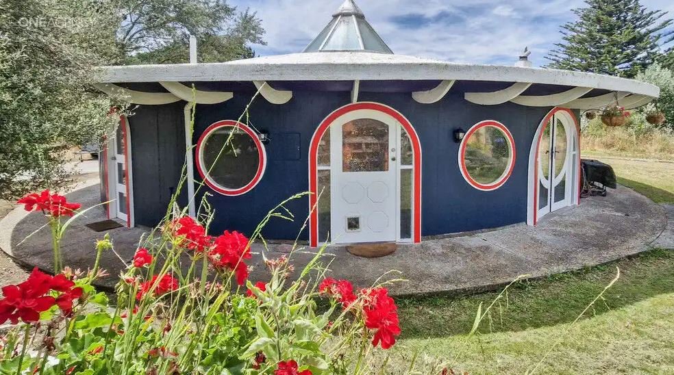 Welcome to Your Hobbit Home - Enquiries Over NZ$560,000