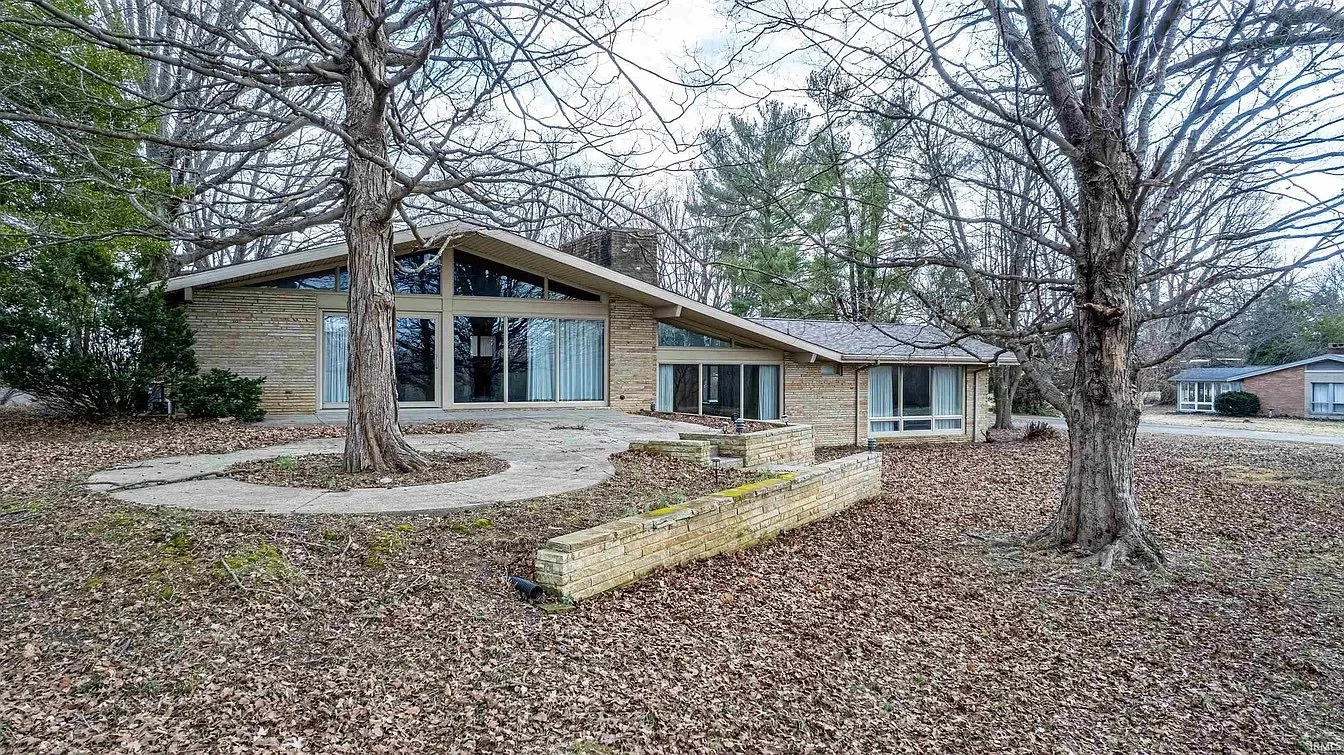 A Mid-Century Ranch on 2.8 Acres - $375,000