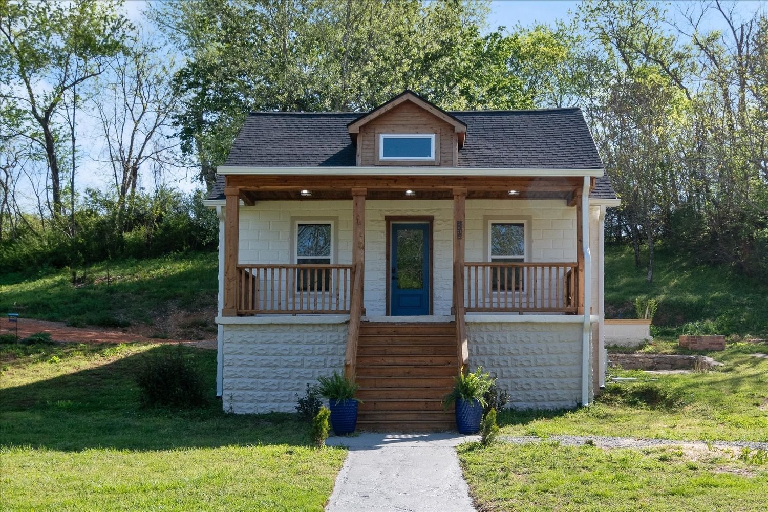 Surprisingly Spacious in Mount Pleasant, TN - $349,999