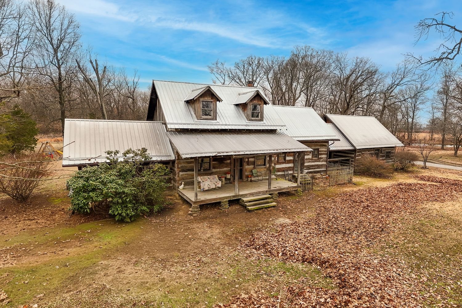 A Cabin on 11.95 Acres in West Frankfort, IL - $349,900