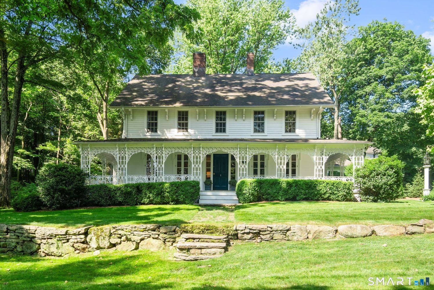 A Colonial on Over an Acre in New Canaan, CT - $2,995,000