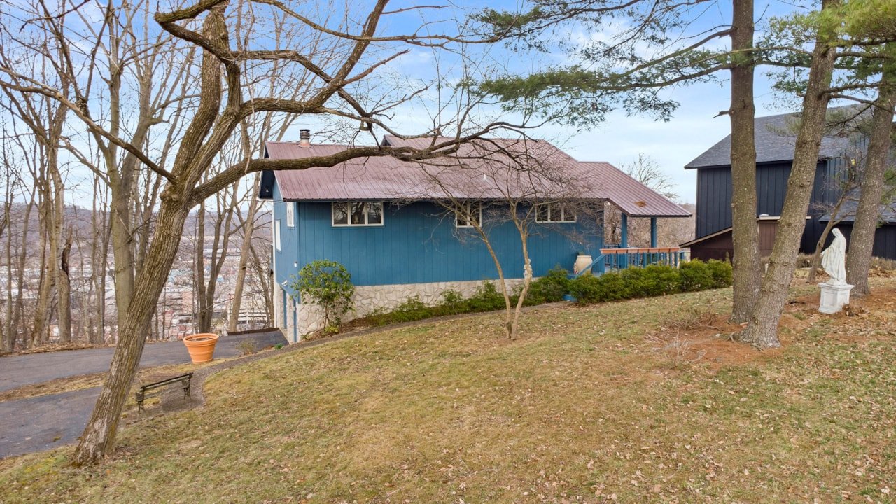 Over an Acre in Ashland, KY - $225,000