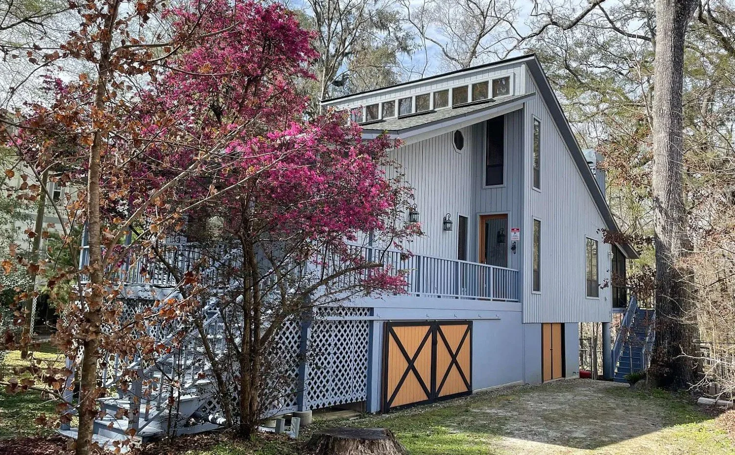 Along the Ichetucknee River in Fort White, FL - $990,000