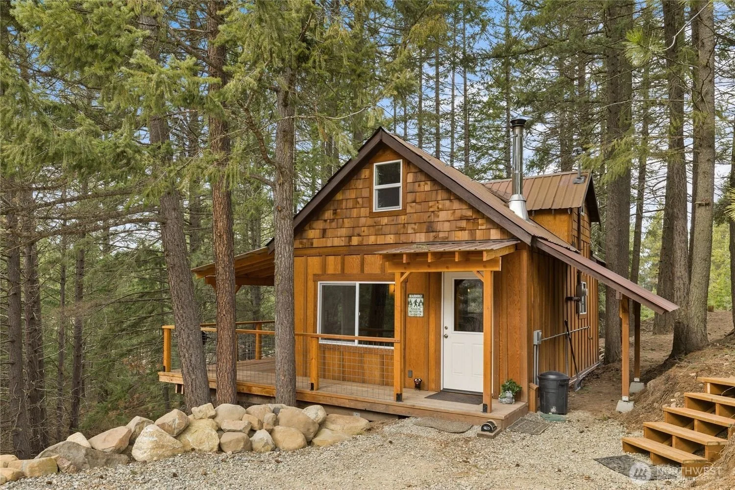 A 1984 Cabin on Over 2 Acres in Cle Elum, WA - $425,000