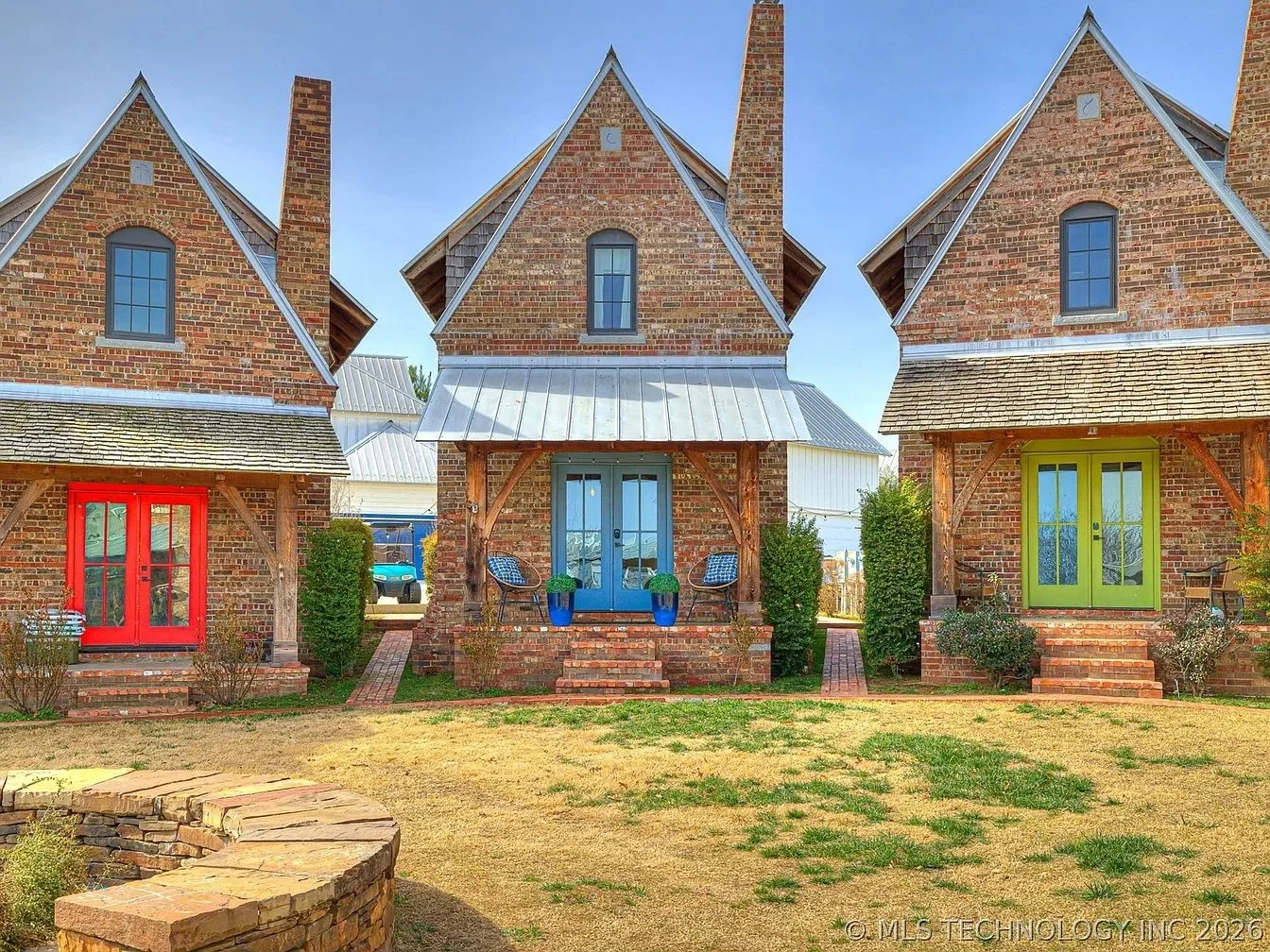 The "Blue Door" in Eufaula, OK - $350,000