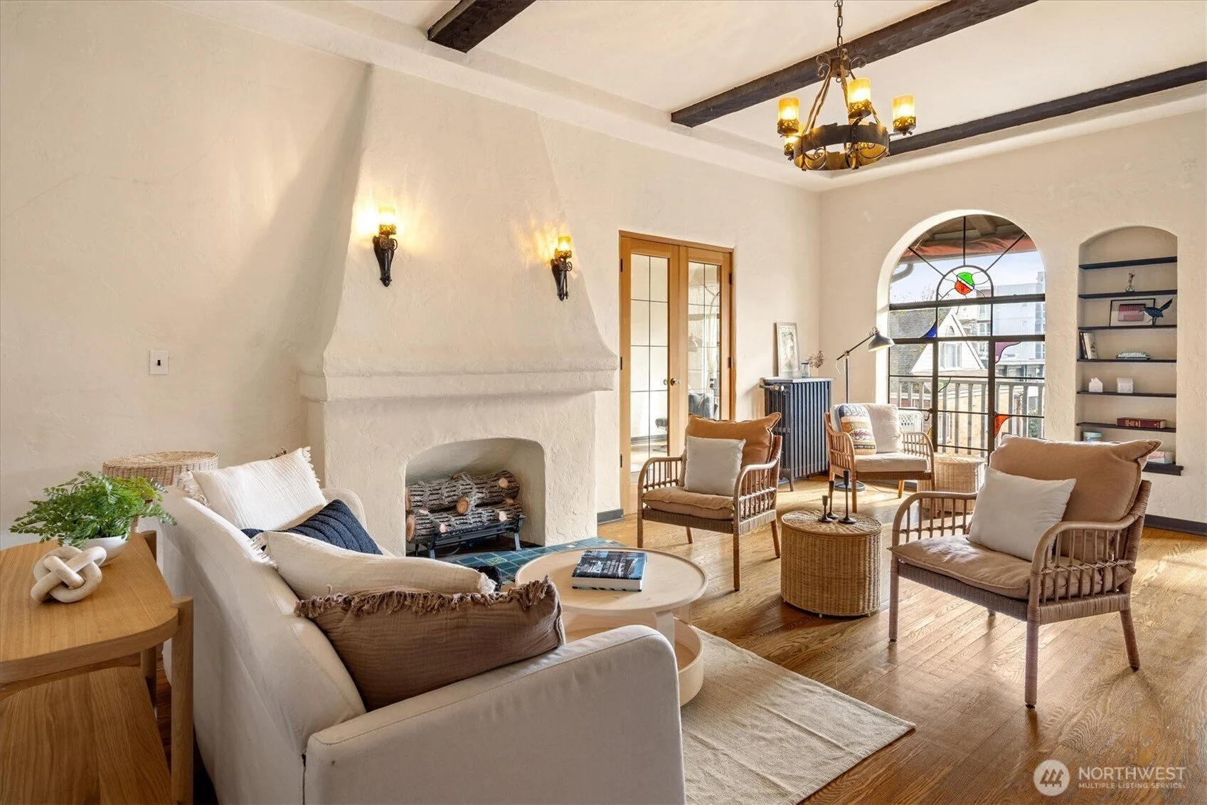 A Spanish Colonial Revival Condo in Seattle, WA - $769,500