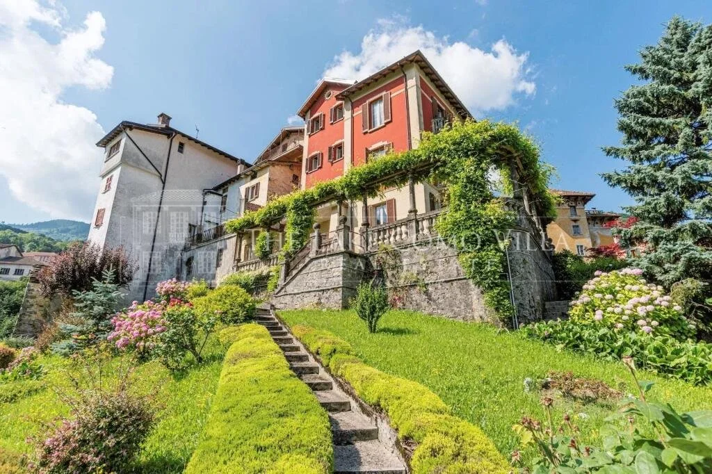 An 1800s Villa in Italy - €460,000
