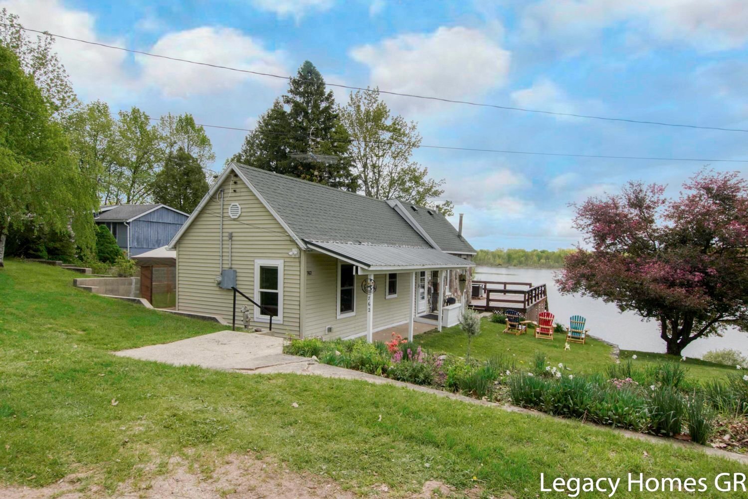 Lakefront in Six Lakes, MI - $249,900