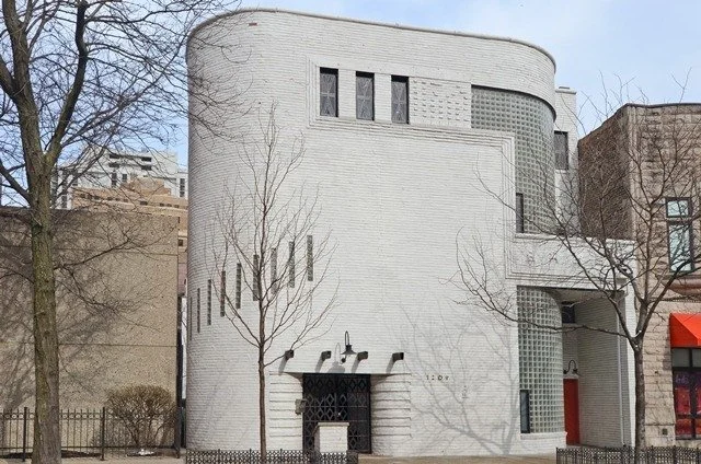 Gorgeous Glass Block Windows in Chicago, IL - $350,000