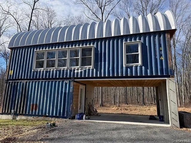 A John Nafziger Design on One Acre - $549,000