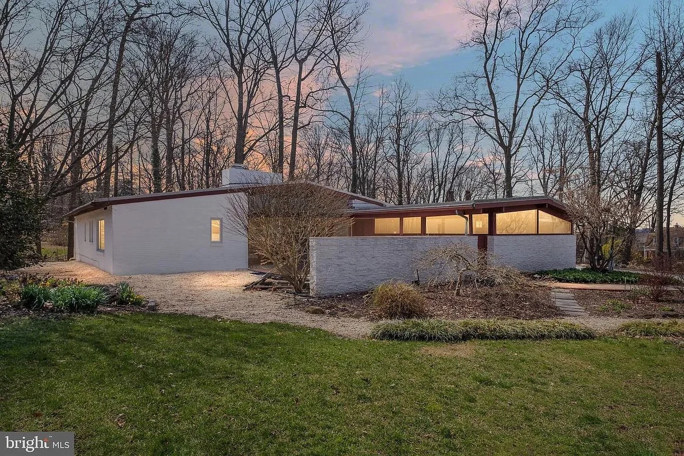A Mid-Century Home in Wilmington, DE - $535,000