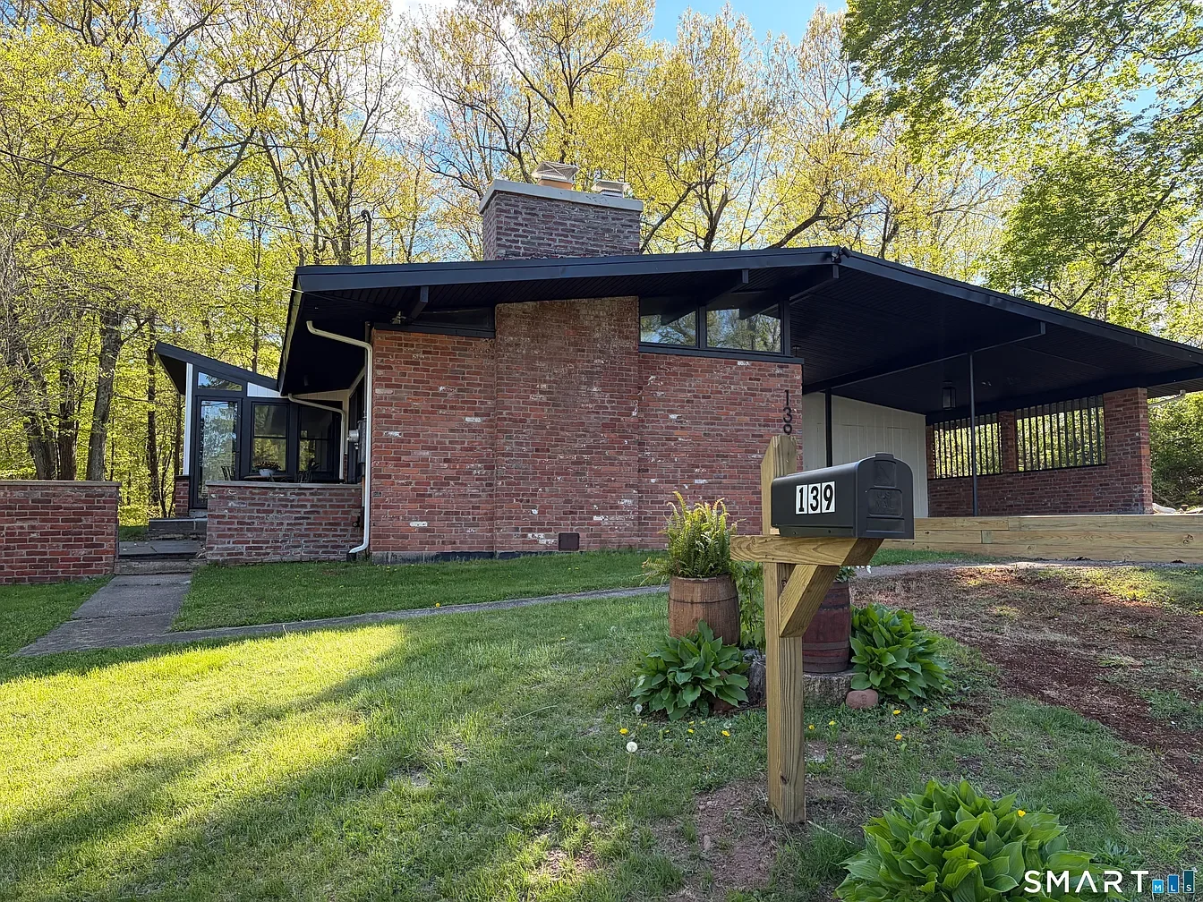 A 1963 Mid-Century Ranch in Meriden, CT - $479,900