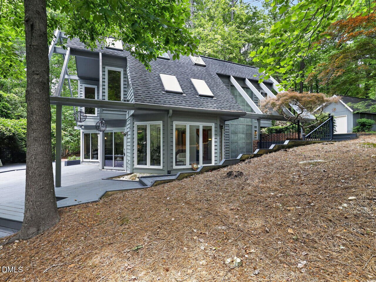 A Bob Giddings Design on 1.5 Acres - $535,000