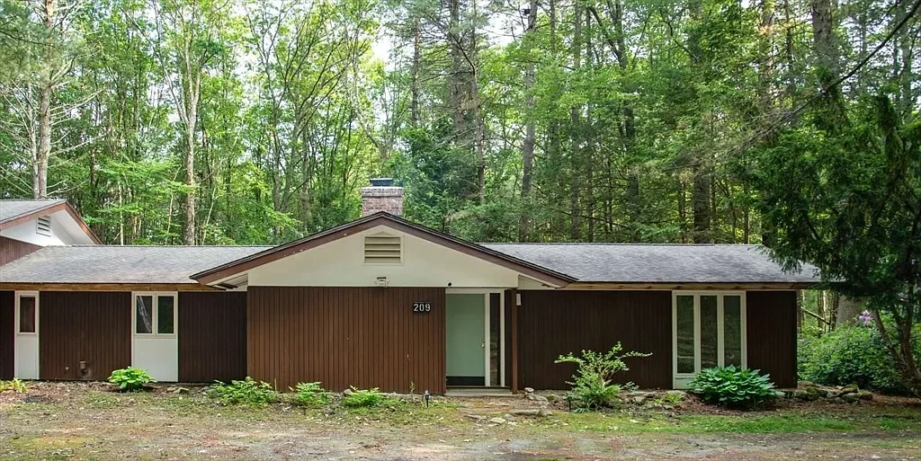 1971 Mid-Century Modern on 3.44 Acres - $449,000