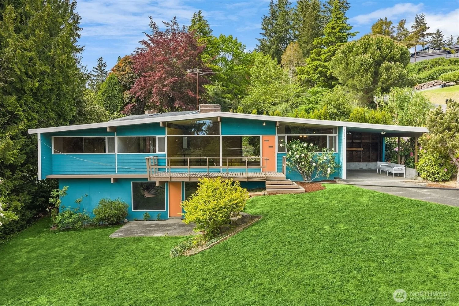 A Retro Home in Kenmore, WA - $799,999