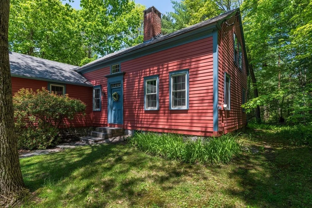 Antique Cape on Over 2 Acres - $425,000
